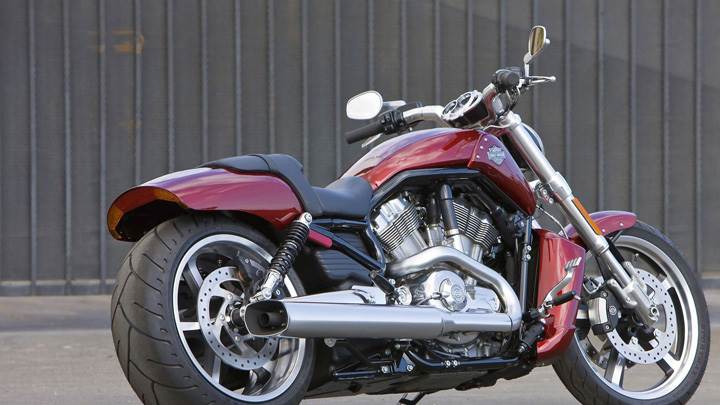 Harley-Davidson VRSCF V-Rod Muscle In Red Back Side Pose